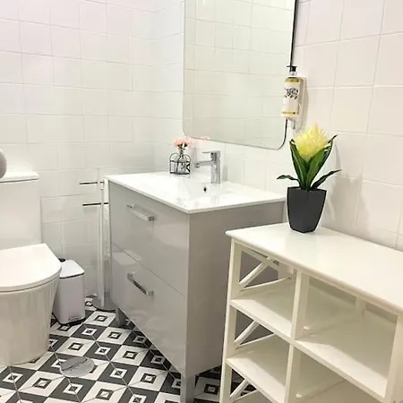 Apartamento Encantador No Apartment *