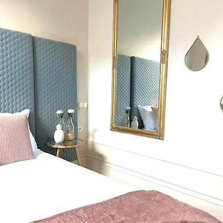 Apartamento Encantador No Apartment *